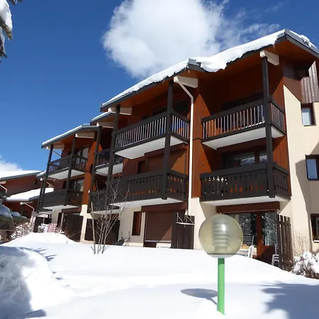 Apartment 2 Pieces Pres Des Pistes Avec Balcon Et Piscine Chauffee - Fr-1-464-9